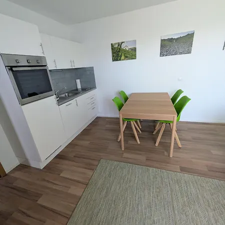 شقة Weinstrassenapartment Fam. Dietrich
