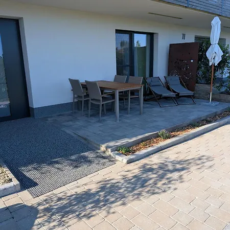Weinstrassenapartment Fam. Dietrich شقة *