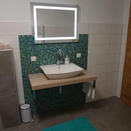شقة Weinstrassenapartment Fam. Dietrich Ratsch an der Weinstraße